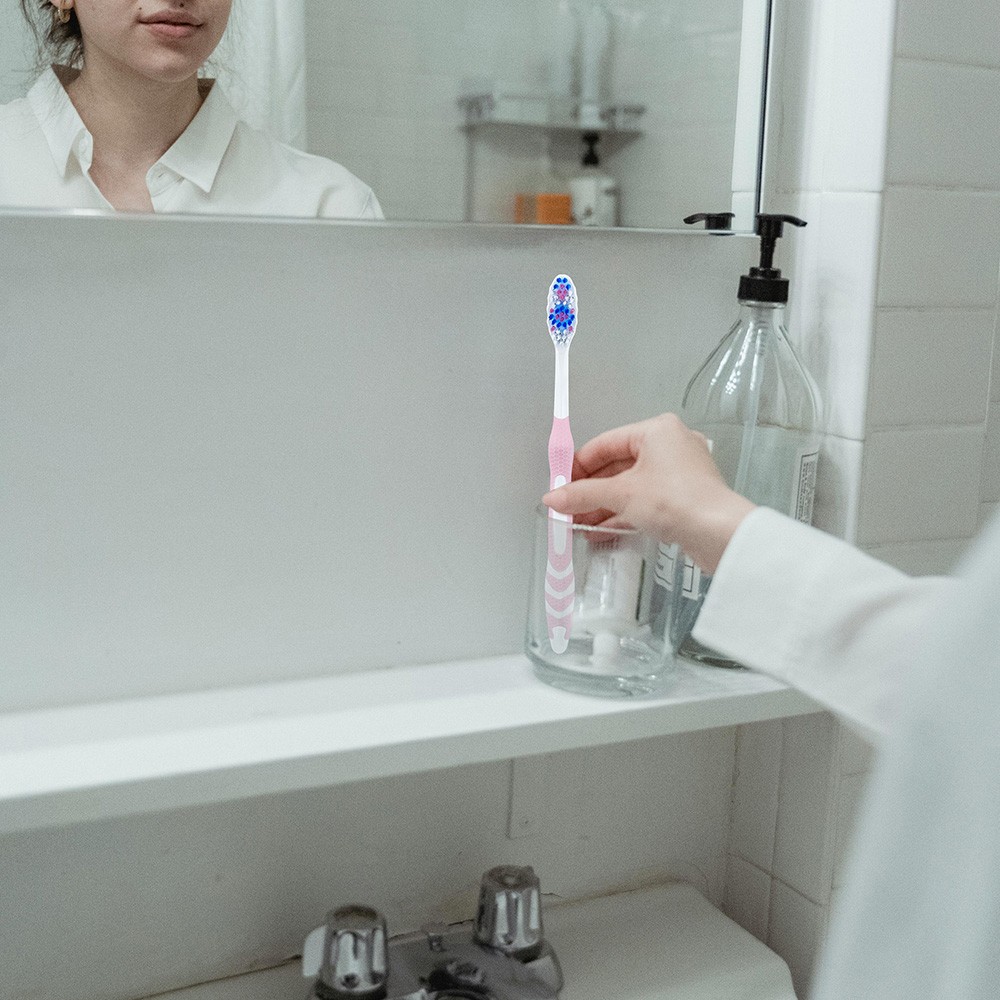 Non-slip handle Toothbrush