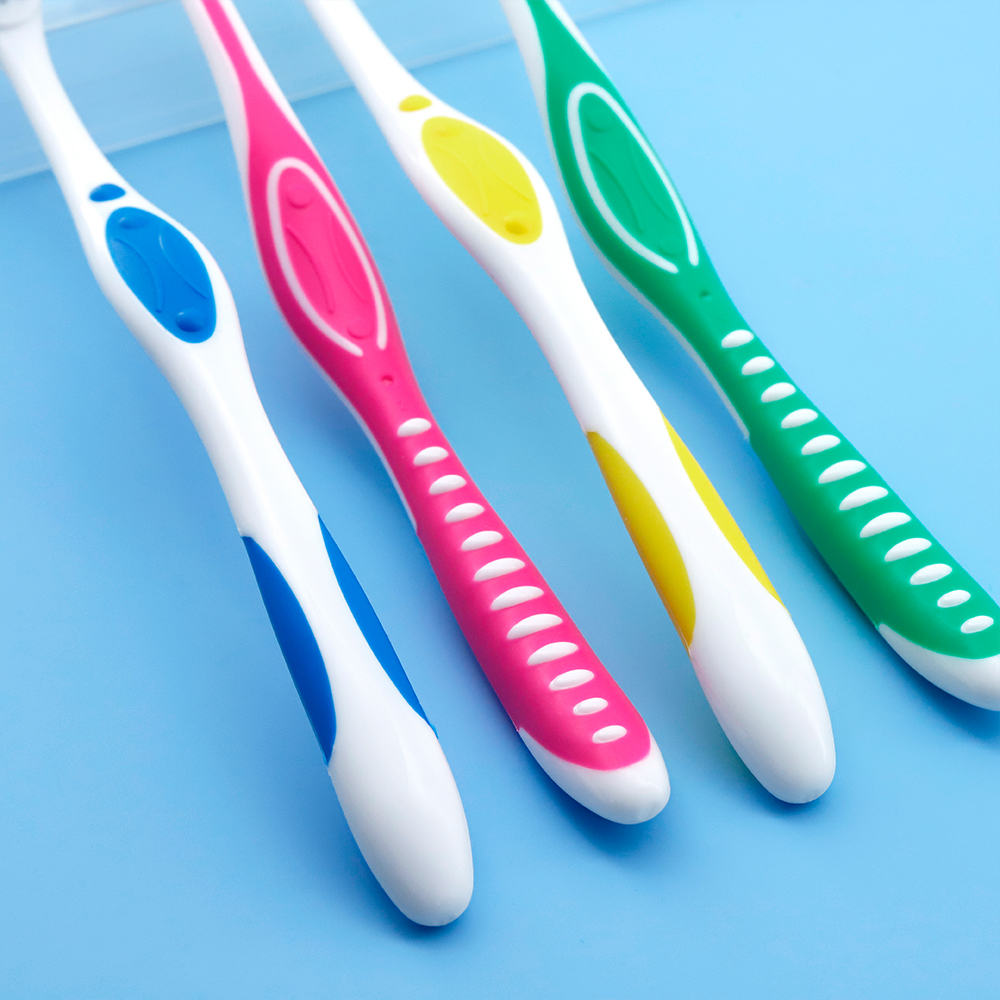 Customized Logo Manual Toothbrush for Adults Ultra Soft Nylon Bristles Tooth Brush