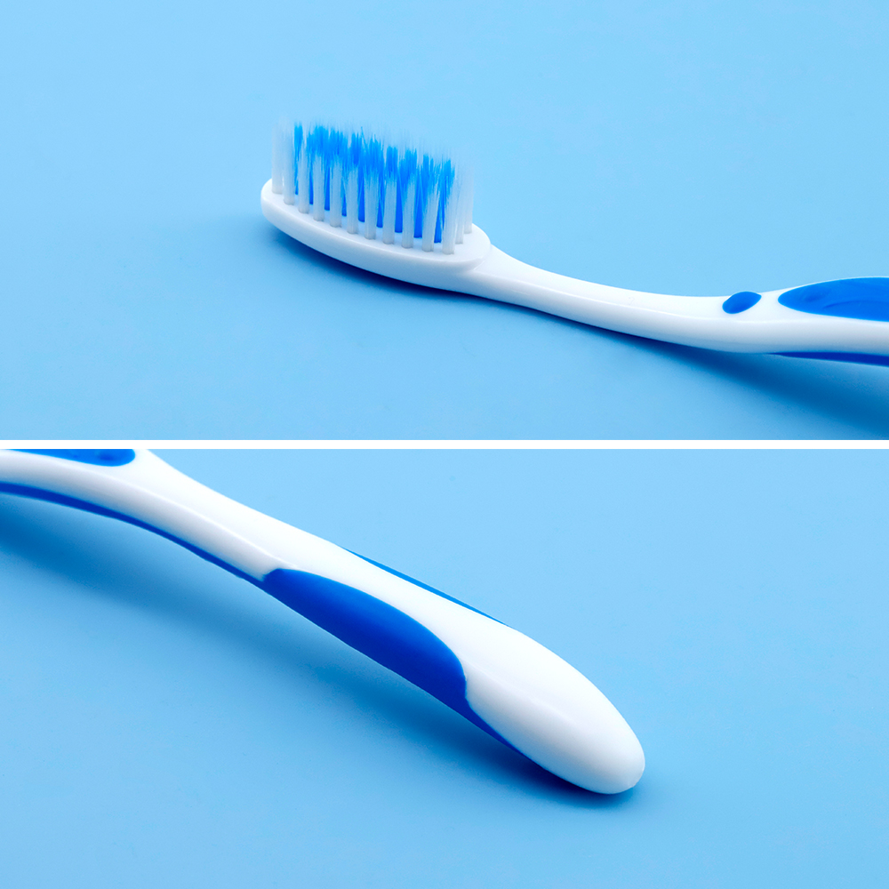 Customized Logo Manual Toothbrush for Adults Ultra Soft Nylon Bristles Tooth Brush