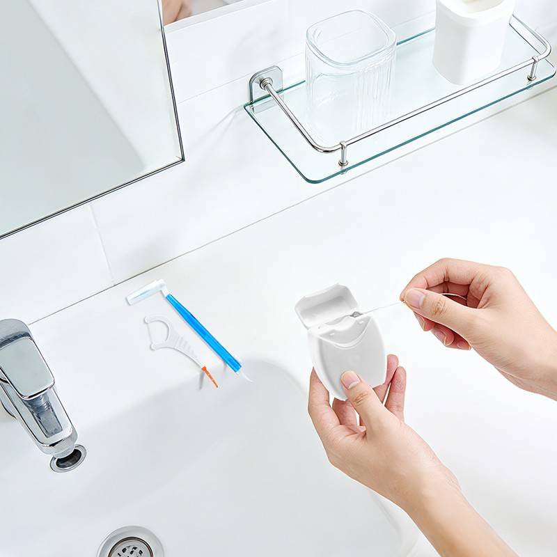 Dental floss & floss picks.jpg Dental floss & floss picks.jpg